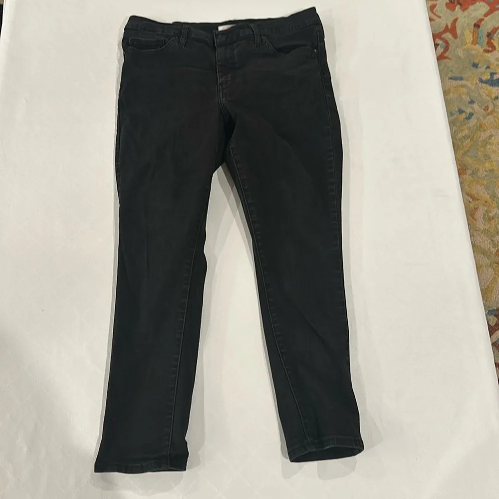 Levi’s women’s black 311 shaping skinny jeans size 32‎